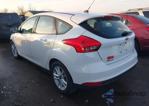 2015 Ford Focus Se z USA, uszkodzony, nr VIN 1FADP3K2XFL307279